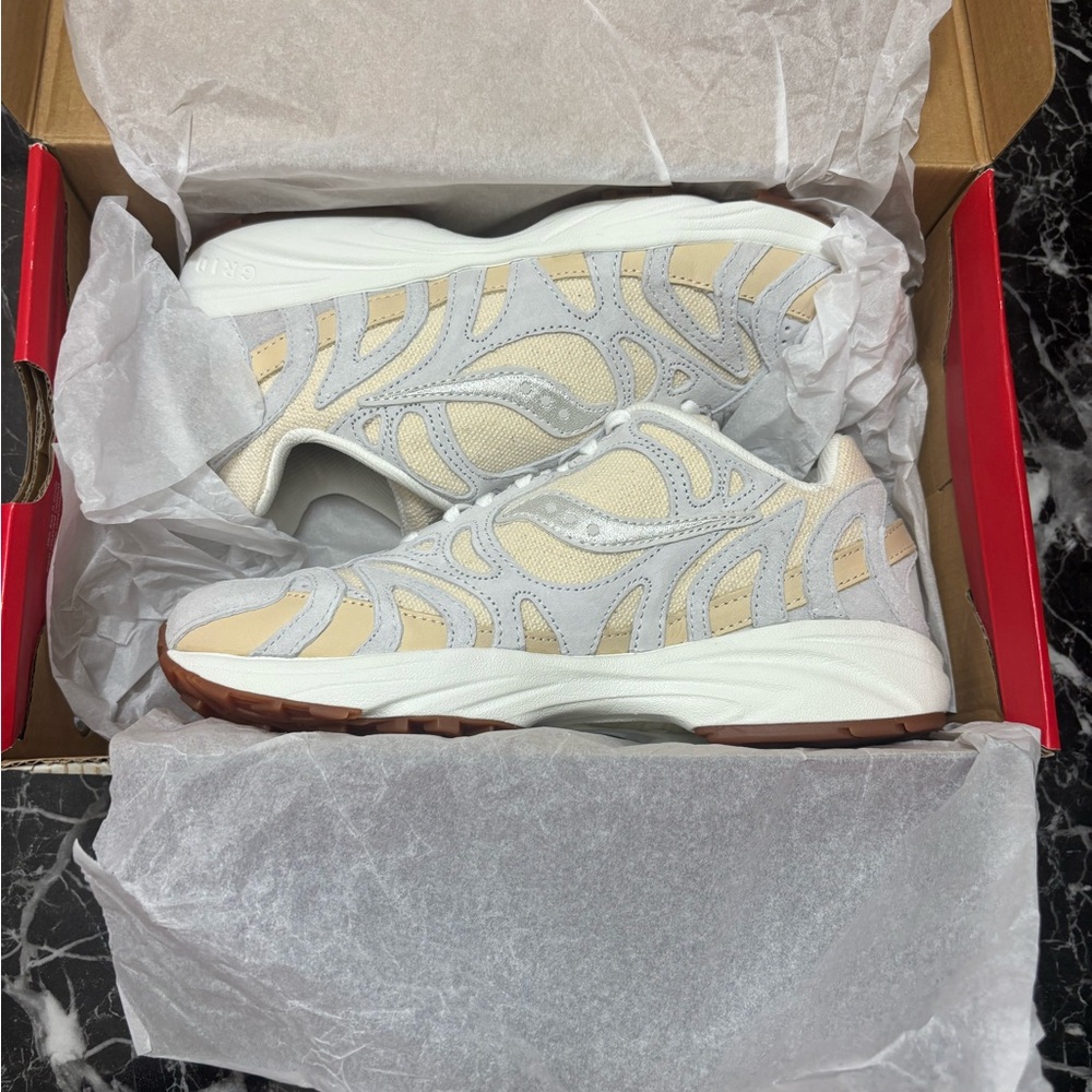 Women’s Saucony Grid Azura 2000 Y2K Casual Shoes